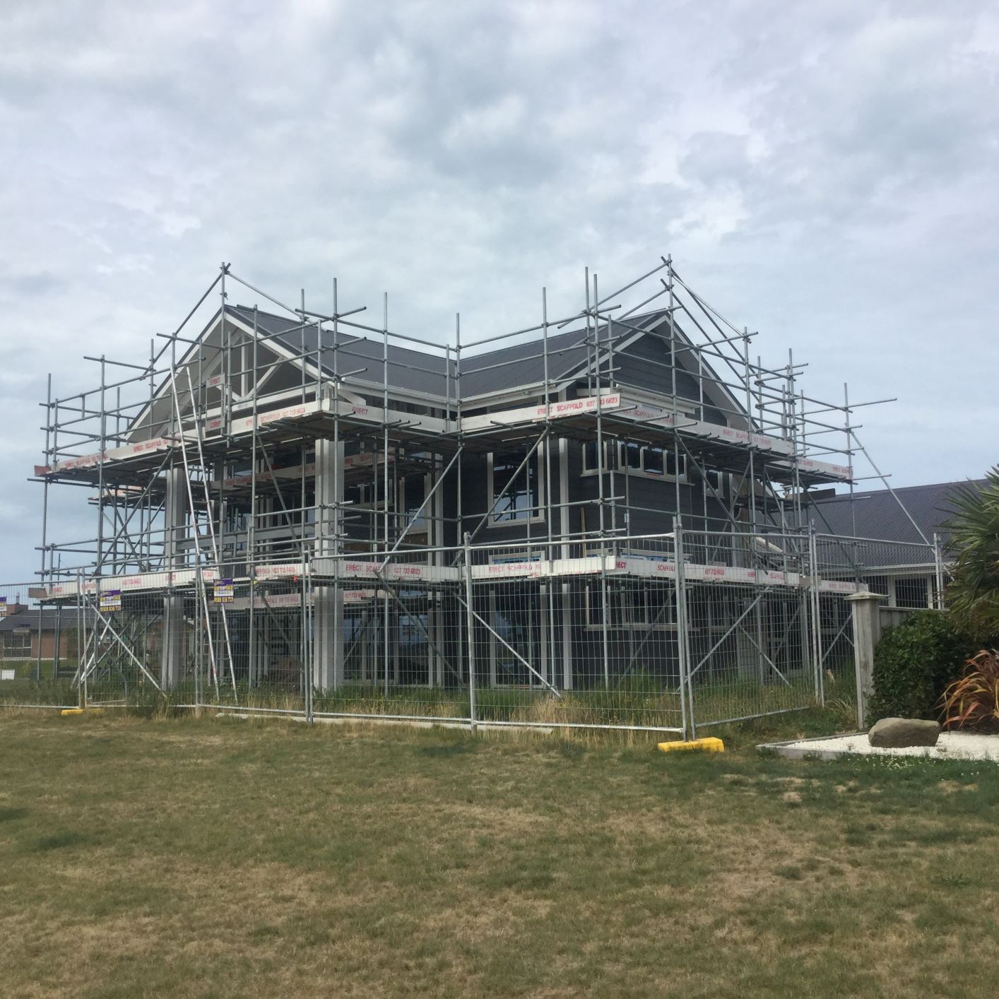 Roof Edge Protection Christchurch Canterbury Region Erect scaffolding Commercial and Residential.